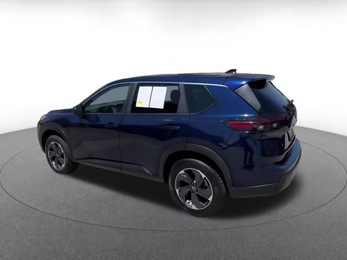 Used 2025 Nissan Rogue SV FWD image 8