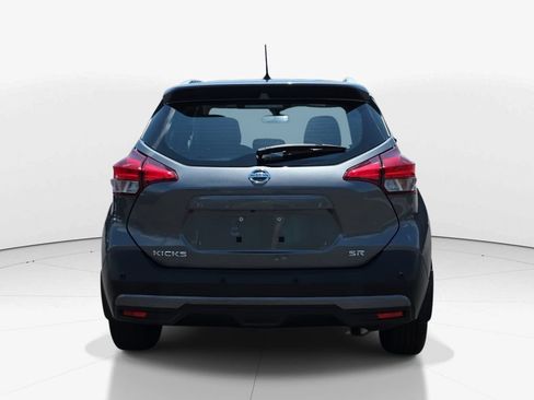 Used 2020 Nissan Kicks SR w/ SR Premium Package FWD image 7