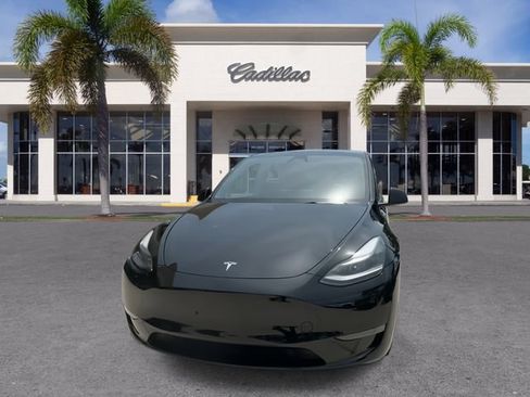 Used 2024 Tesla Model Y Long Range RWD image 4