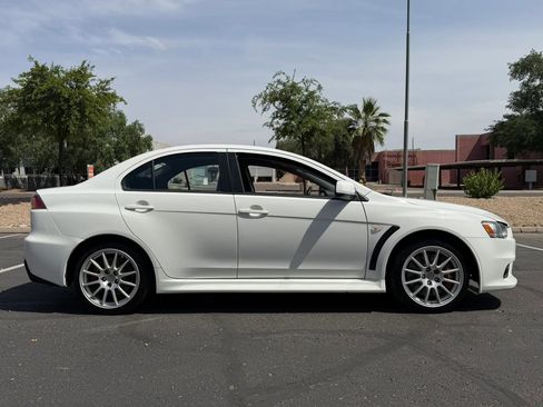 Used 2011 Mitsubishi Lancer Evolution GSR image 10