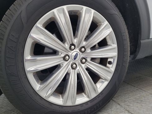 Used 2022 Ford Explorer Limited w/ Limited Technology Package RWD image 31