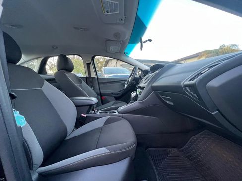Used 2013 Ford Focus SE FWD image 10