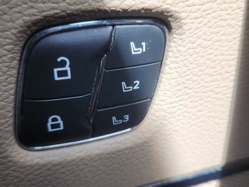 Used 2021 Ford F250 Lariat w/ Lariat Value Package image 40