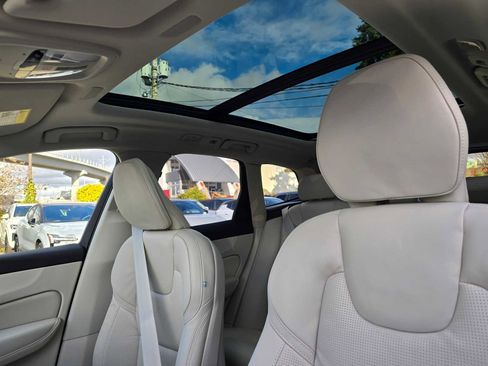 New 2026 Volvo XC60 B5 Ultra w/ Protection Package Premier image 21