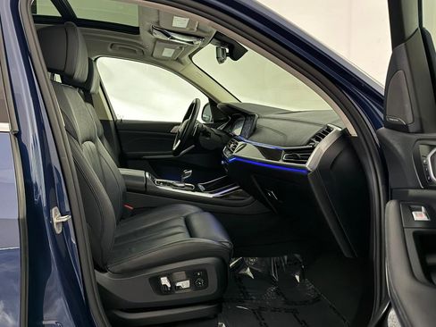 Used 2021 BMW X7 xDrive40i w/ Premium Package image 25