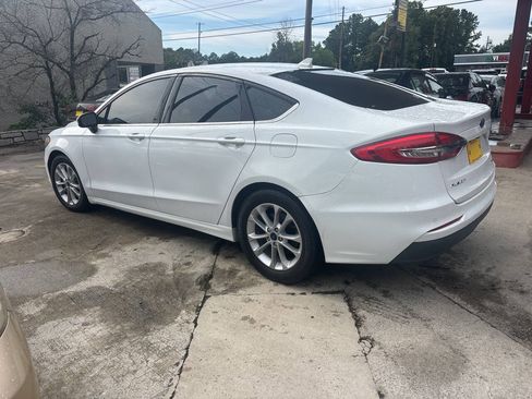 Used 2020 Ford Fusion SE FWD image 8