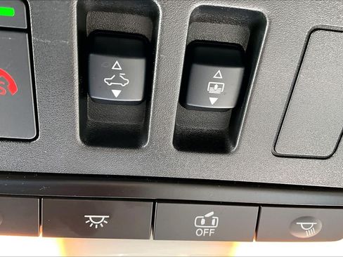 Used 2026 Nissan Rogue SV FWD image 34