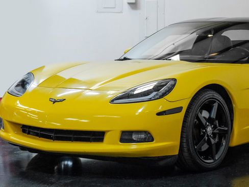 Used 2006 Chevrolet Corvette Coupe w/ Preferred Equipment Group image 7