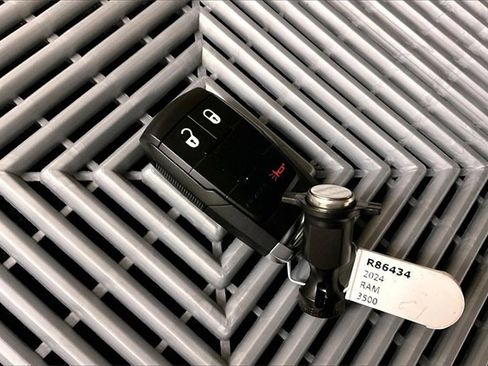 Used 2024 RAM 3500 Tradesman image 10