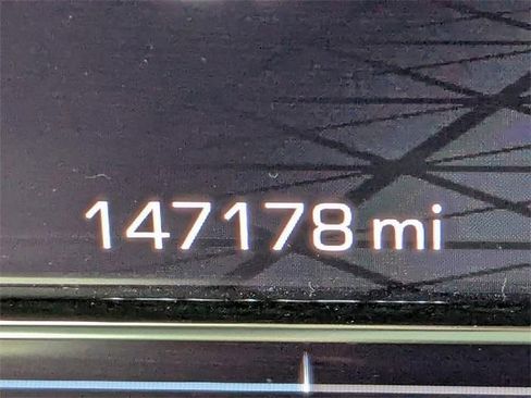 Used 2022 GMC Yukon XL SLE w/ Max Trailering Package image 33