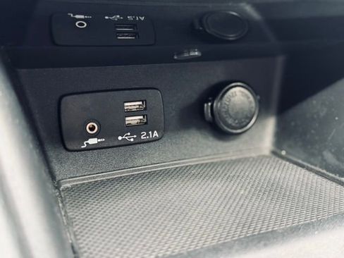 Used 2022 Subaru Forester Premium image 32