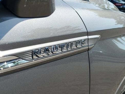 Certified 2023 Lincoln Nautilus Reserve w/ Monochromatic Package AWD/4WD image 6