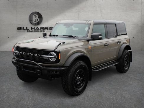 Used 2025 Ford Bronco Badlands AWD/4WD image 1