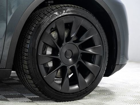 Used 2023 Tesla Model Y Long Range AWD/4WD image 58