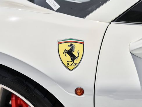 Used 2019 Ferrari 488 Spider RWD image 9