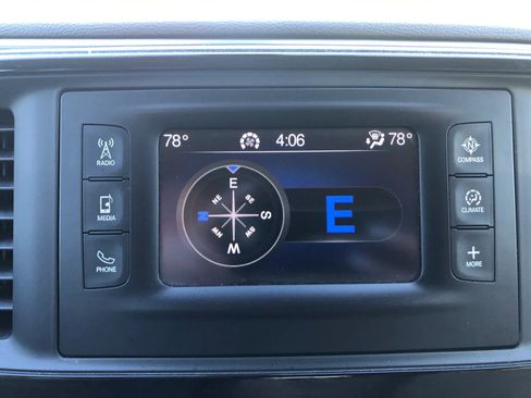 Used 2017 Chrysler Pacifica Touring-L image 28