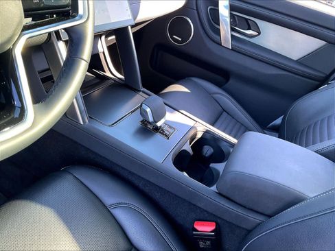 Used 2025 Land Rover Discovery Sport Dynamic SE AWD/4WD image 17