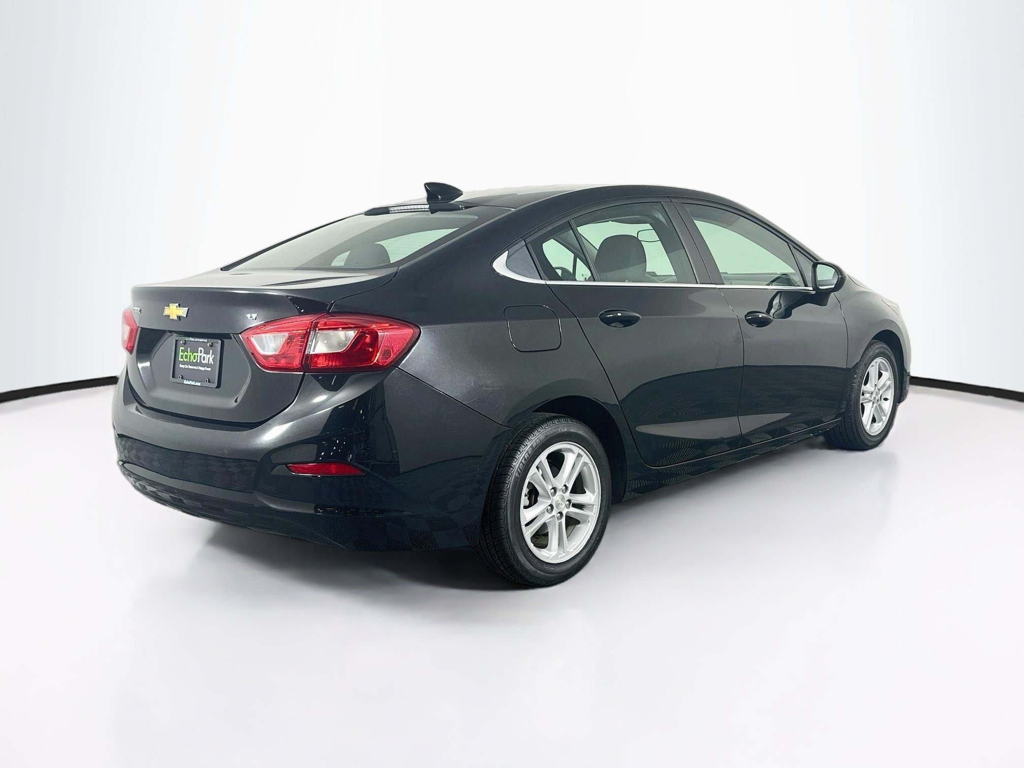 Used 2018 Chevrolet Cruze LT w/ Convenience Package FWD image 9