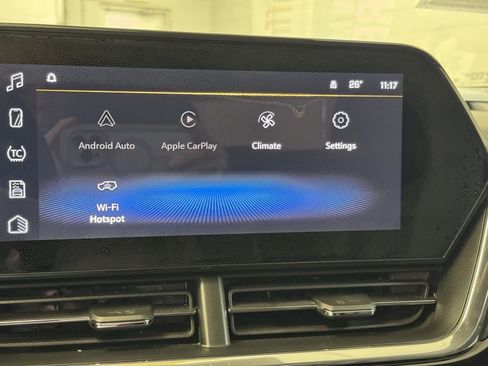 Used 2025 Chevrolet Trax RS image 39