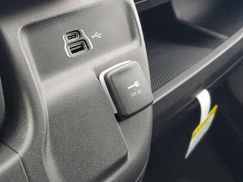 Used 2025 RAM ProMaster 2500 w/ Storage Group image 17