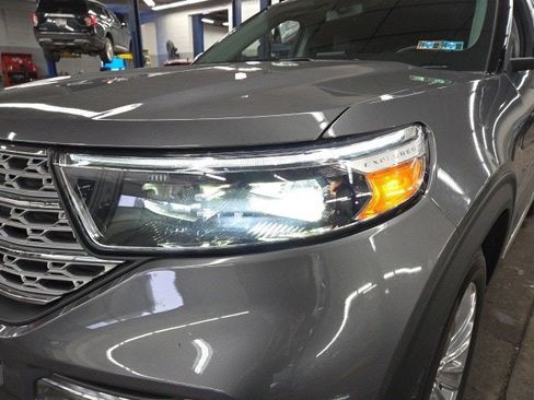 Used 2022 Ford Explorer Limited w/ Limited Technology Package image 4