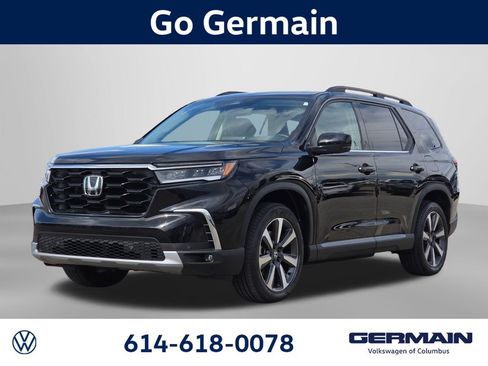 Used 2025 Honda Pilot Touring image 1