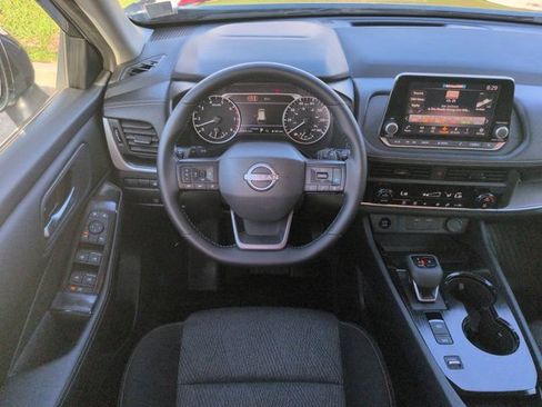 Used 2026 Nissan Rogue SV FWD image 15