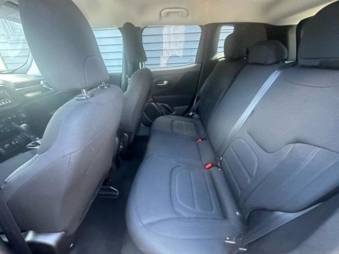 Used 2020 Jeep Renegade Latitude w/ Cold Weather Group AWD/4WD image 14