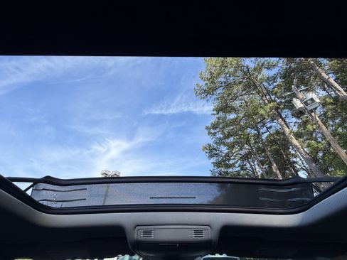 Used 2022 Volkswagen Tiguan SE image 12