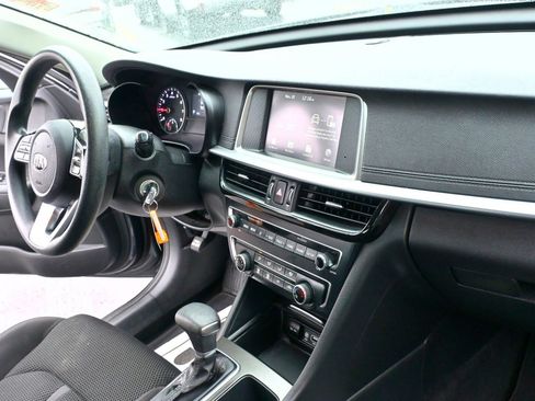 Used 2019 Kia Optima LX image 18