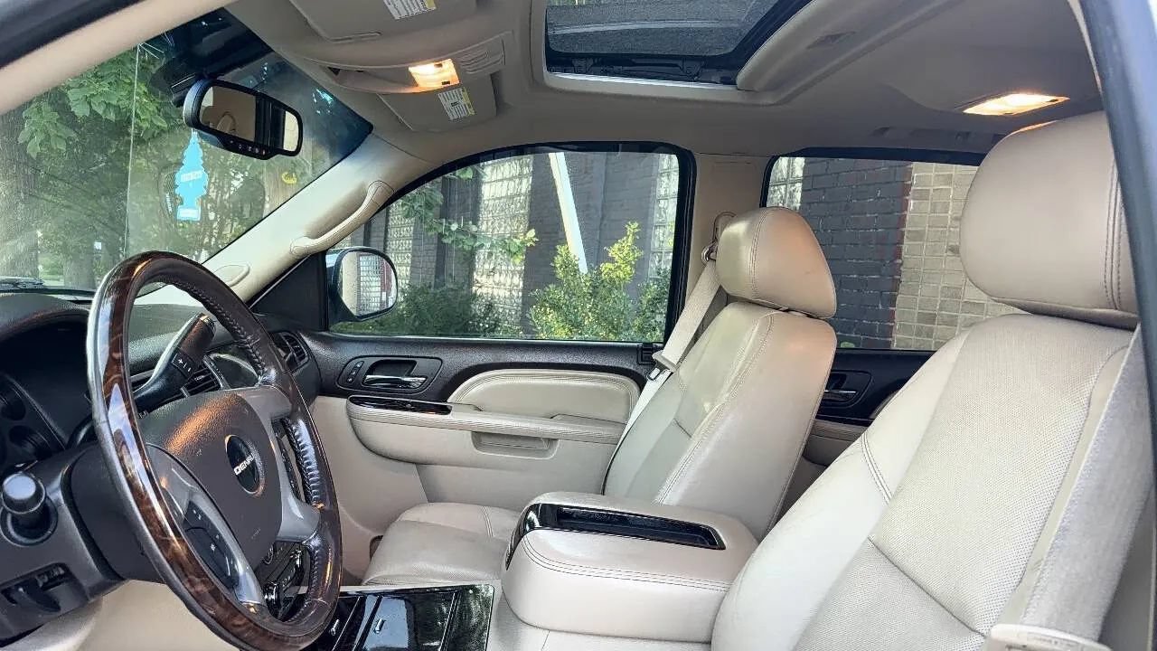 Used 2011 GMC Sierra 1500 Denali AWD/4WD image 17