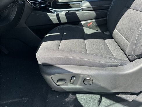 New 2026 Chevrolet Traverse LT image 14