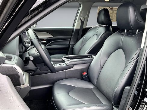 Used 2025 Toyota Grand Highlander FWD image 20