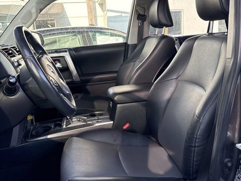 Used 2017 Toyota 4Runner SR5 Premium RWD image 4