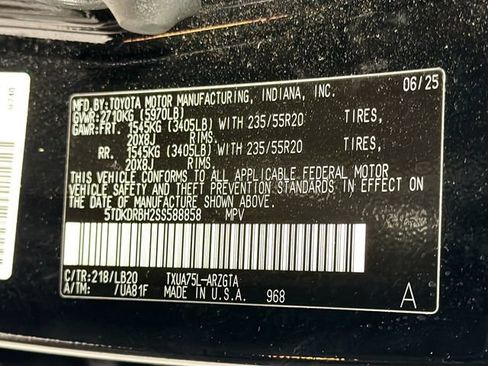 Certified 2025 Toyota Highlander Limited AWD/4WD image 27