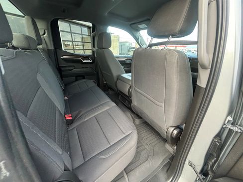 Used 2023 GMC Sierra 1500 SLE image 15