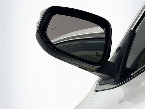 Used 2016 Toyota Highlander Limited image 10