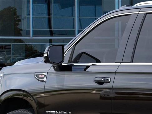 Certified 2026 GMC Yukon XL Denali w/ Denali Reserve Package AWD/4WD image 12