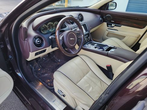 Used 2011 Jaguar XJ L Supersport image 7