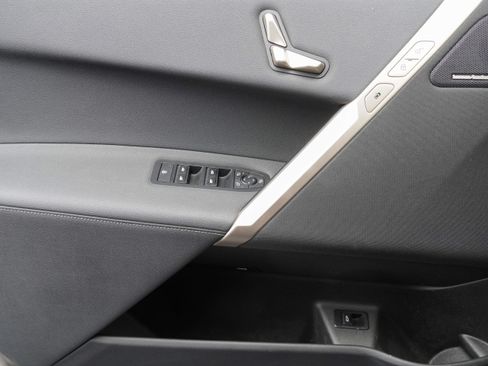 Used 2023 BMW iX xDrive50 w/ Sport Package AWD/4WD image 29
