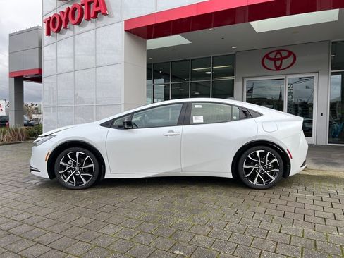 New 2026 Toyota Prius Plug-In Hybrid image 2