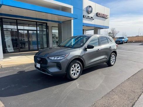 Used 2023 Ford Escape Active image 2