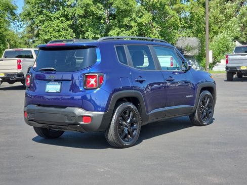Used 2017 Jeep Renegade Altitude FWD image 5