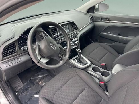 Used 2020 Hyundai Elantra SE w/ Cargo Package (C1) FWD image 11
