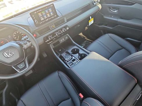 New 2025 Honda Pilot TrailSport image 22