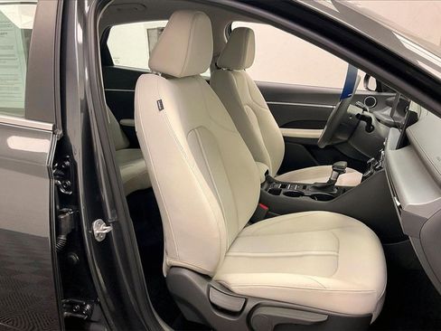 Certified 2025 Hyundai Sonata SE image 6