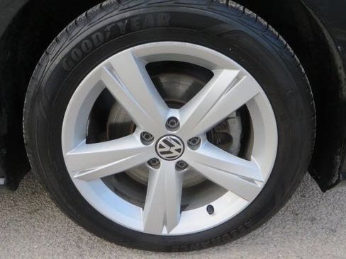 Used 2017 Volkswagen Passat 1.8T SE image 60