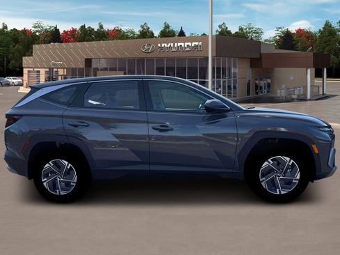 New 2026 Hyundai Tucson Blue SE image 9