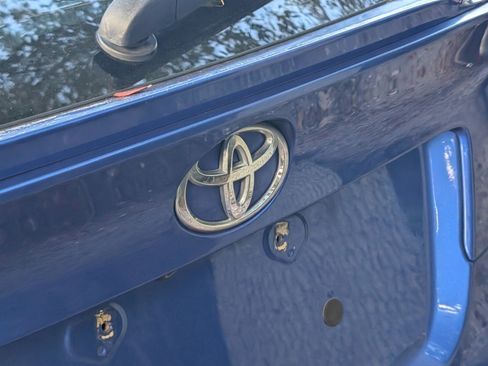 Used 2018 Toyota C-HR XLE image 14