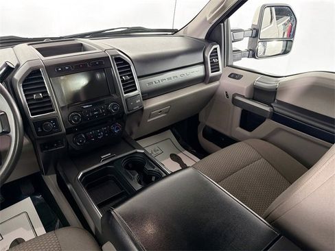 Used 2017 Ford F250 XLT w/ XLT Premium Package image 21
